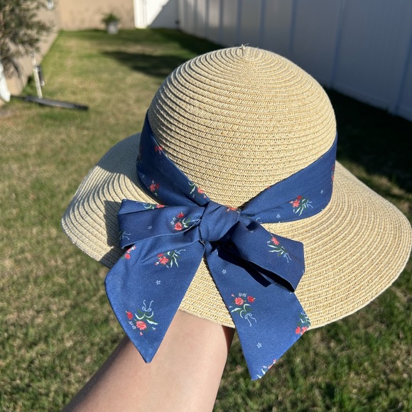 DISNEY X BEAUTY AND THE BEAST STRAW HAT - Picture 1 of 6